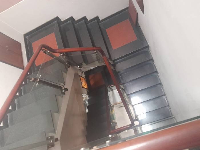 bán nhà 2 tầng hẻm 4m